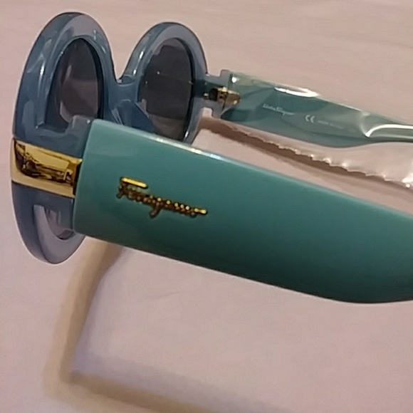 Salvatore Ferragamo 54mm Oversized Sunglasses - Picture 5 of 7